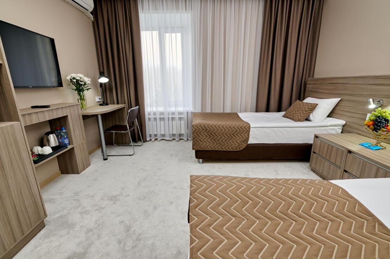 Victoria Hotel Uralsk Eksteriør bilde
