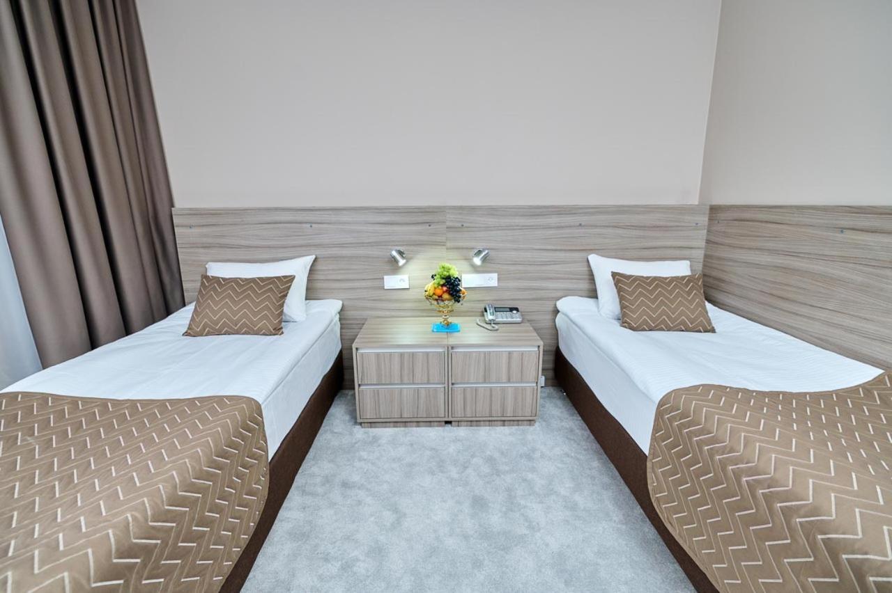 Victoria Hotel Uralsk Eksteriør bilde