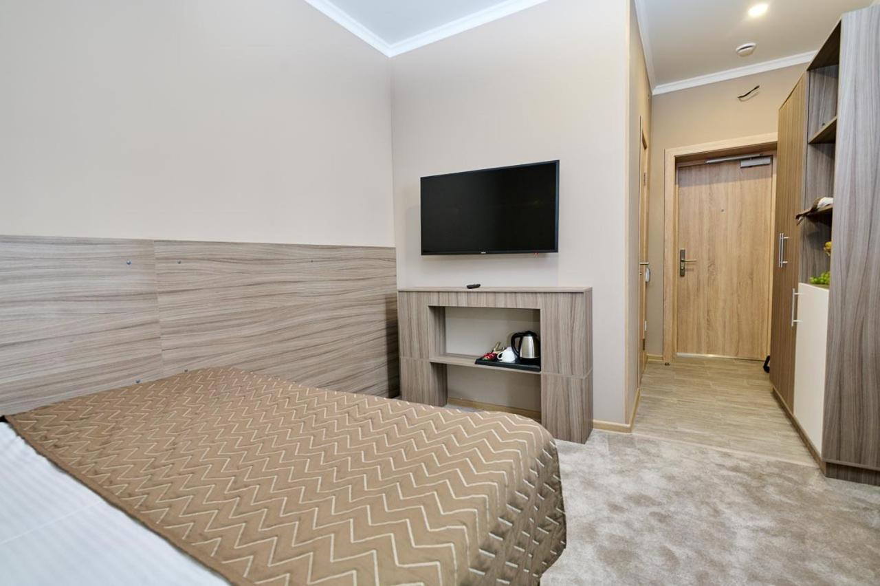 Victoria Hotel Uralsk Eksteriør bilde