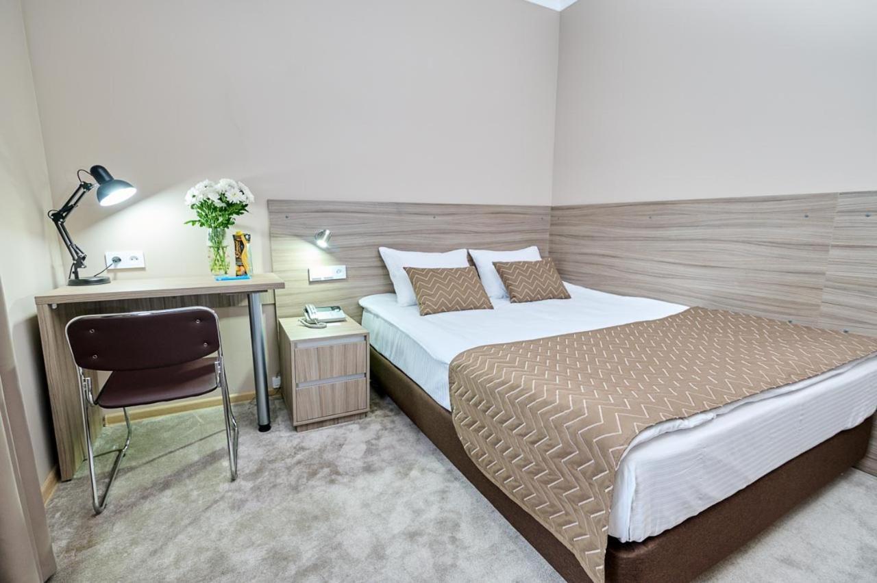 Victoria Hotel Uralsk Eksteriør bilde