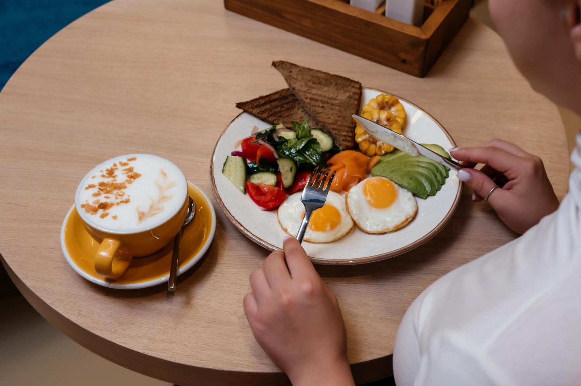 Victoria Hotel Uralsk Eksteriør bilde