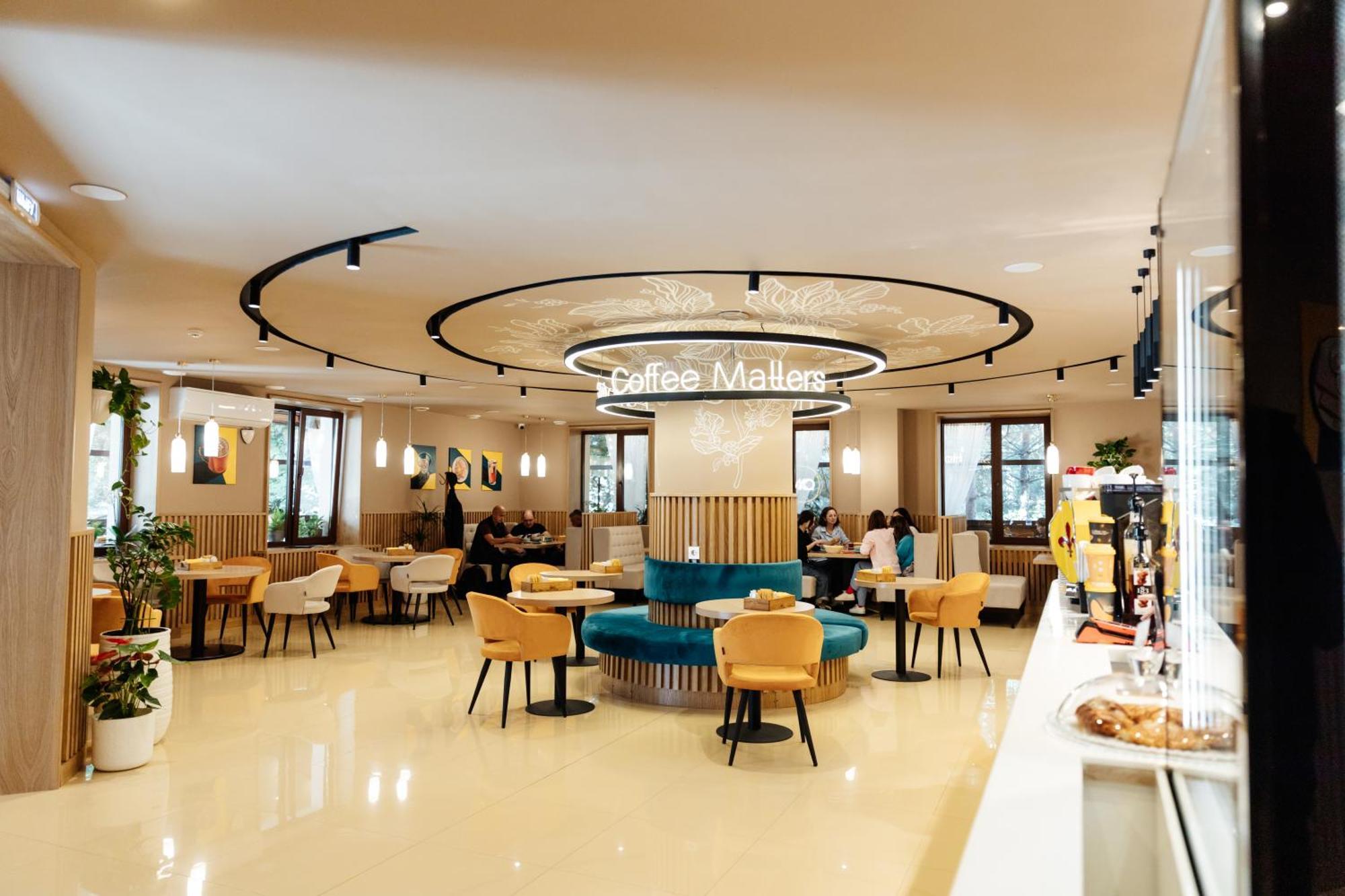 Victoria Hotel Uralsk Eksteriør bilde