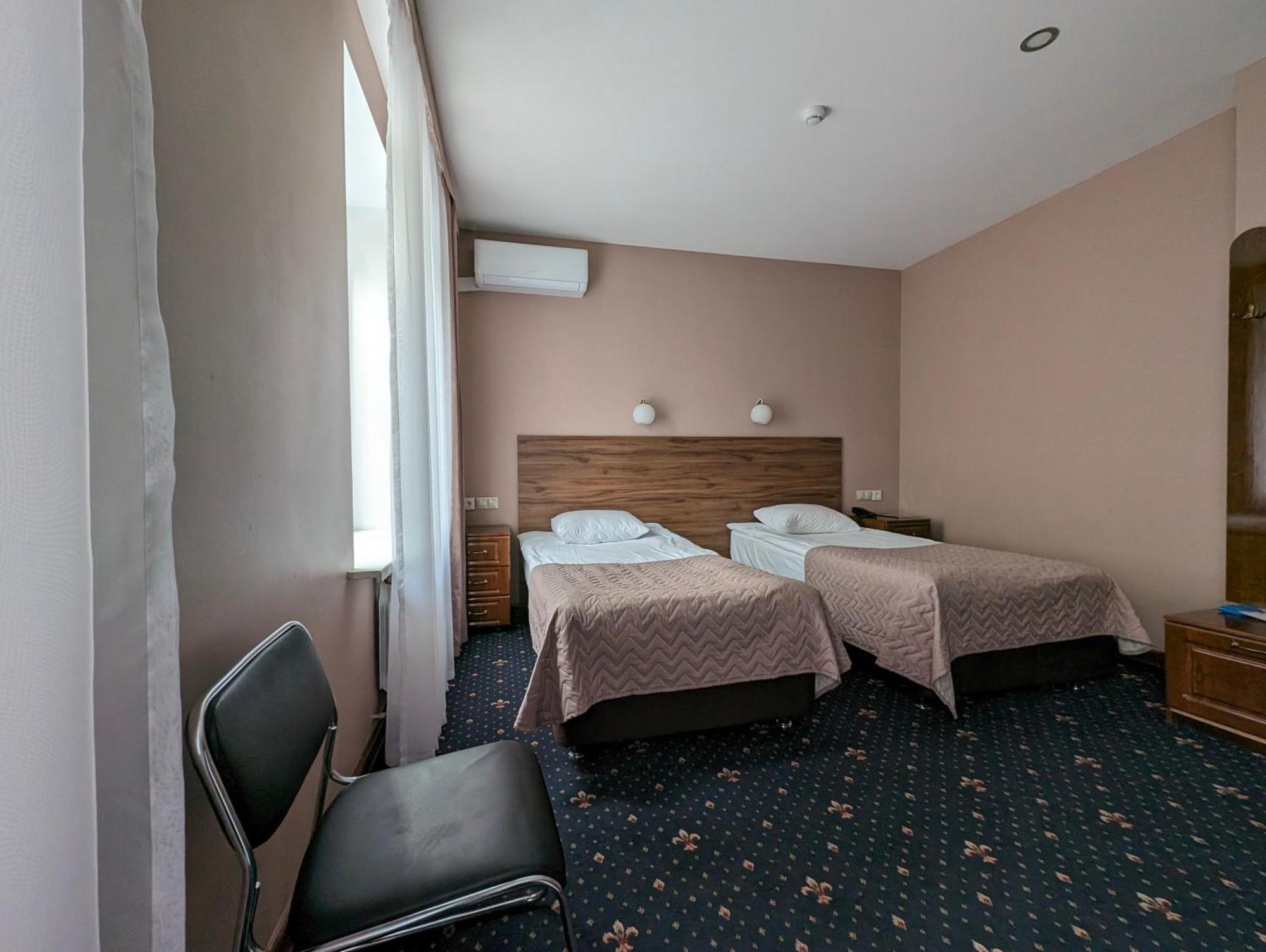 Victoria Hotel Uralsk Eksteriør bilde