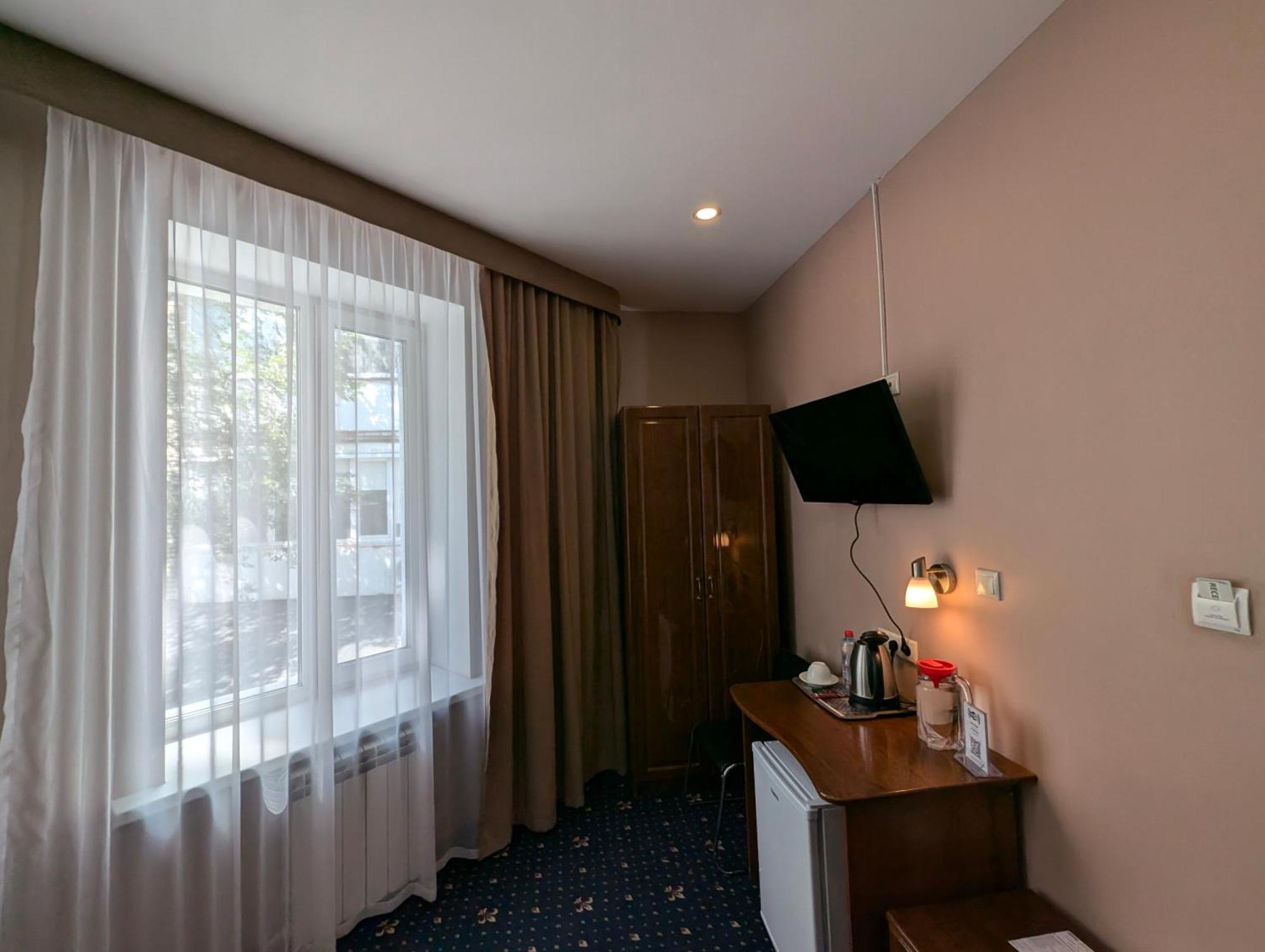 Victoria Hotel Uralsk Eksteriør bilde