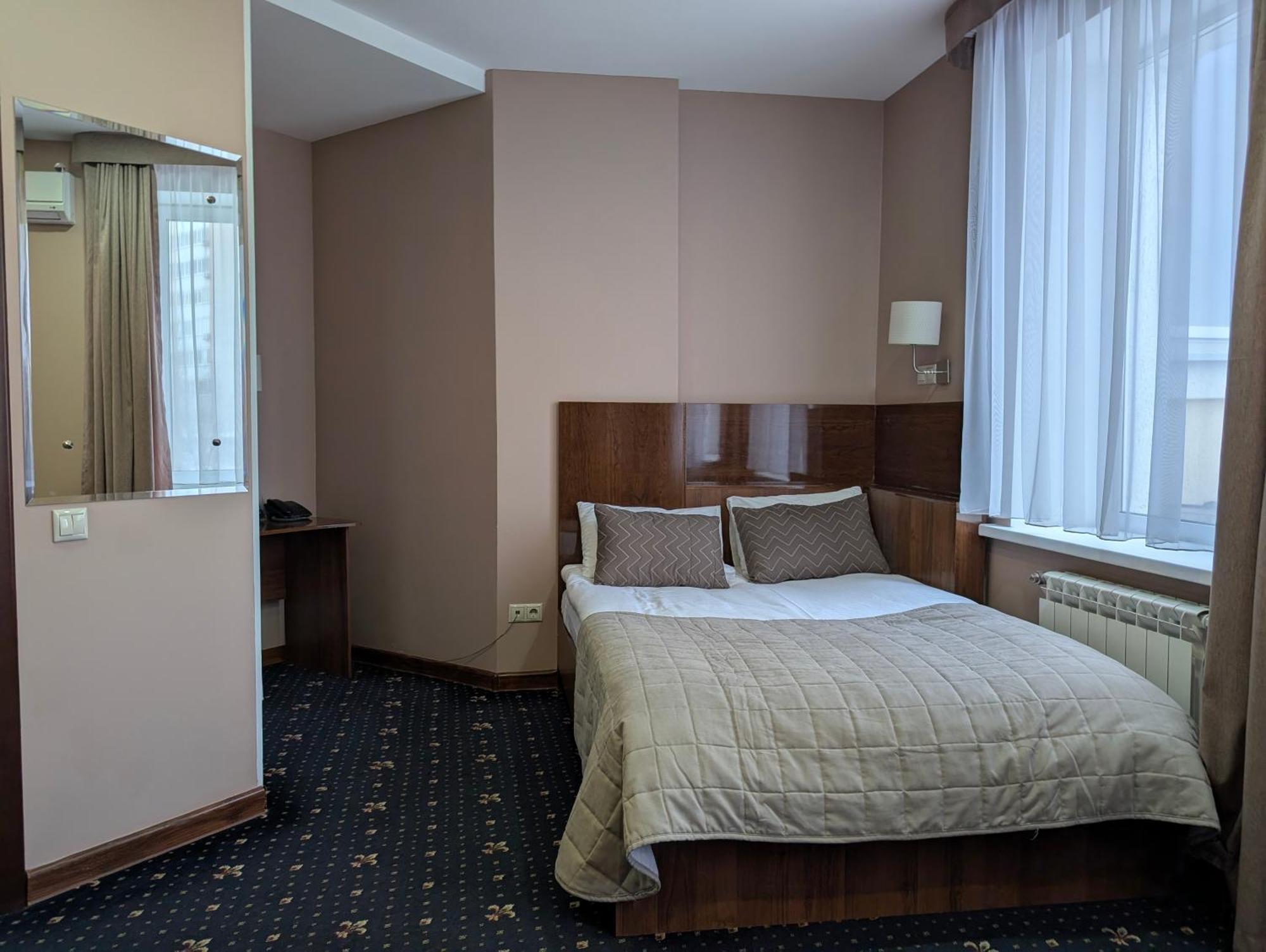 Victoria Hotel Uralsk Eksteriør bilde