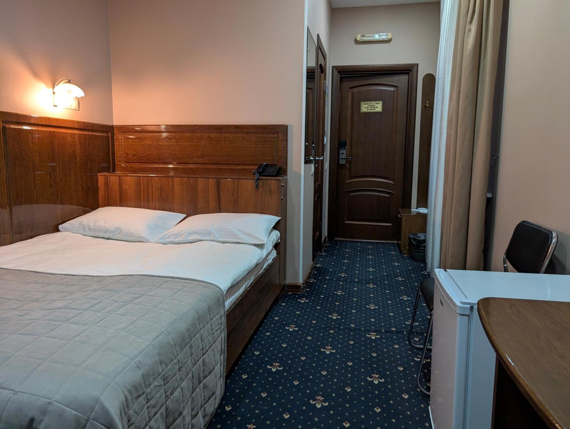 Victoria Hotel Uralsk Eksteriør bilde